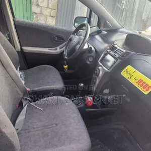 Toyota Yaris 2010 Red