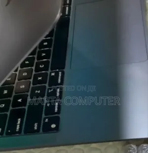 New Laptop Apple MacBook Air 2022 M2 8GB Apple M1 SSD 256GB