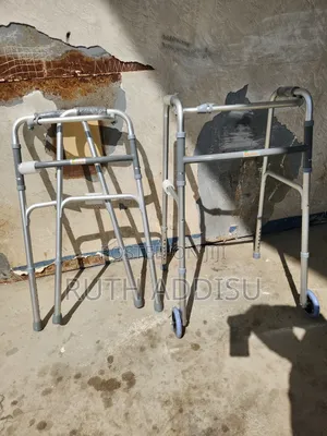 Foldable With Frontal Wheel Walker