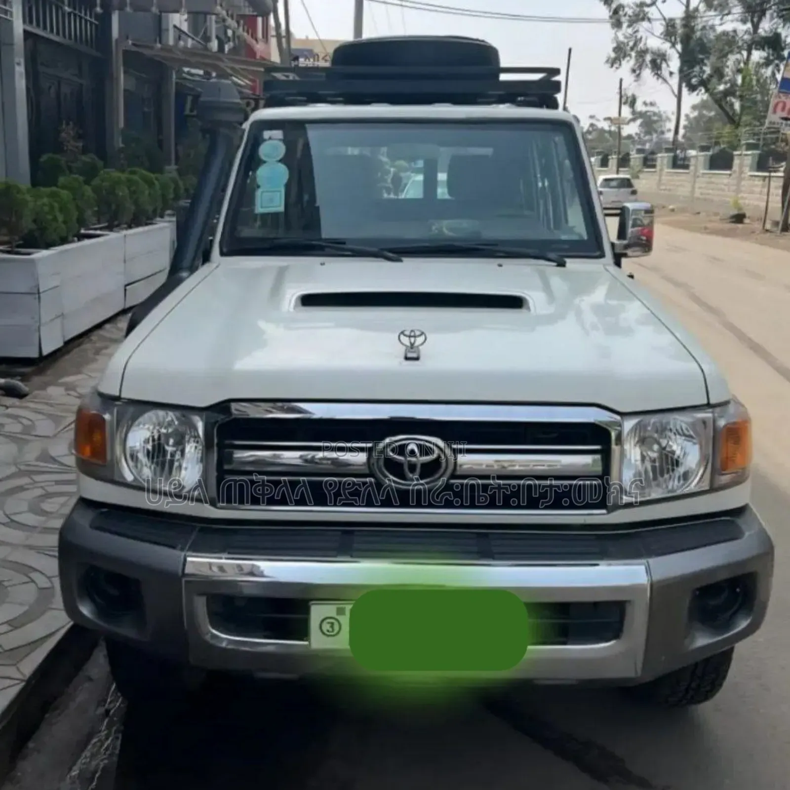 Toyota Land Cruiser 2017 White