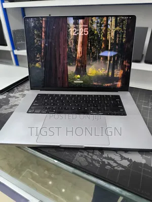 New Laptop Apple MacBook Pro 64GB Apple M1 Max SSD 1T