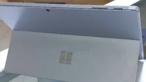 New Laptop Microsoft Surface 4GB Intel Core I5 SSD 128GB