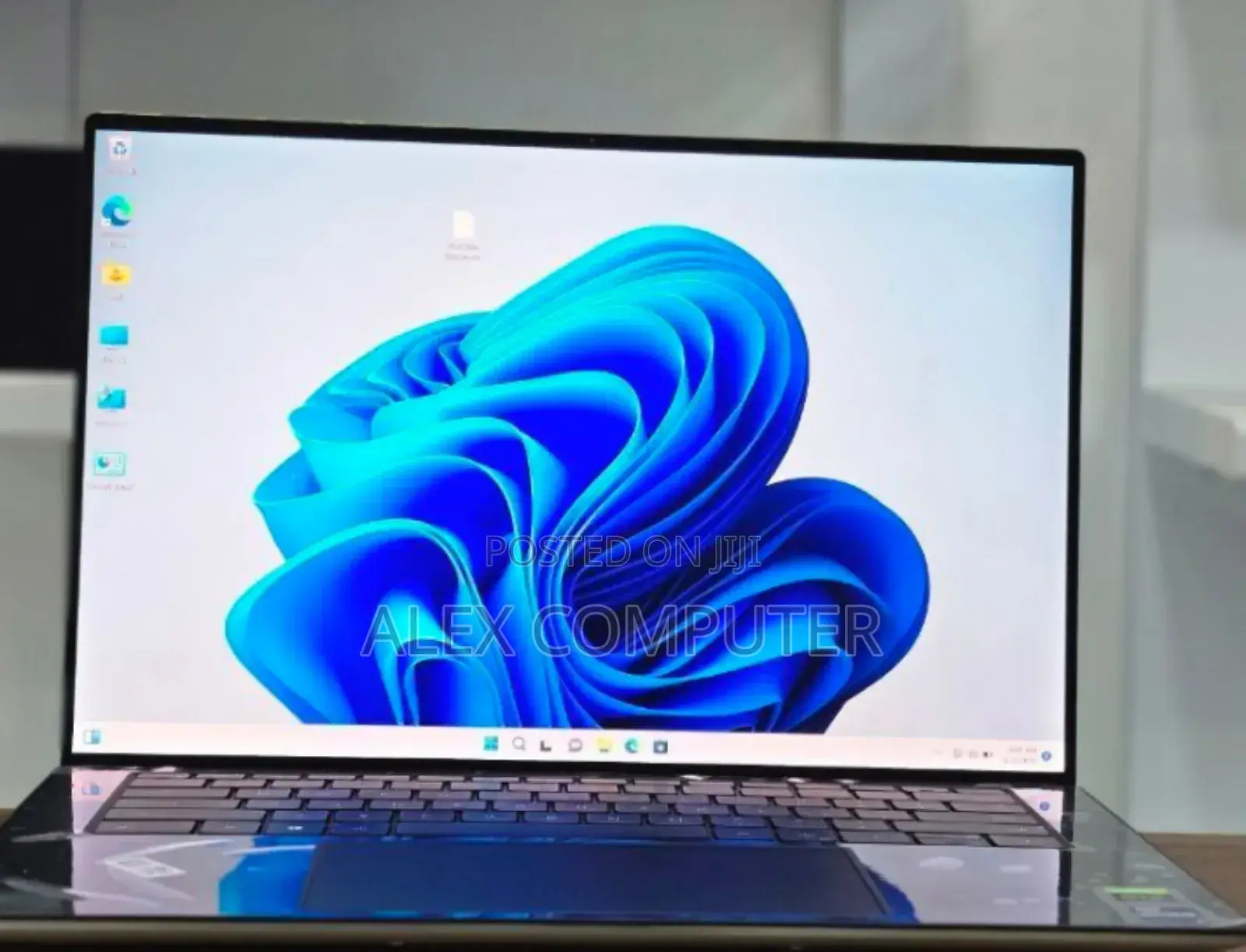 New Laptop Dell XPS 15 32GB Intel Core I9 SSD 1T