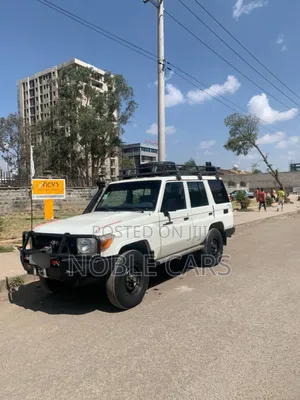 Toyota Land Cruiser 2016 White