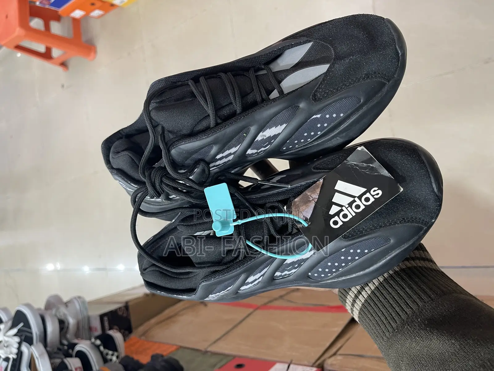 Adidas Yeezy 700 Original Mens Premium