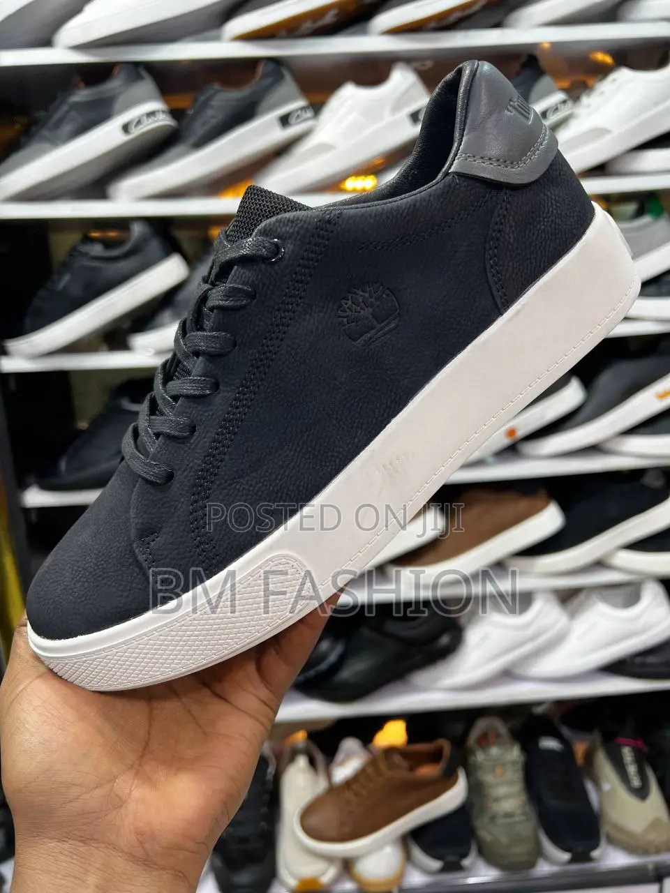 Timberland Seneca Bay Black Leather Trainer With a White Sole