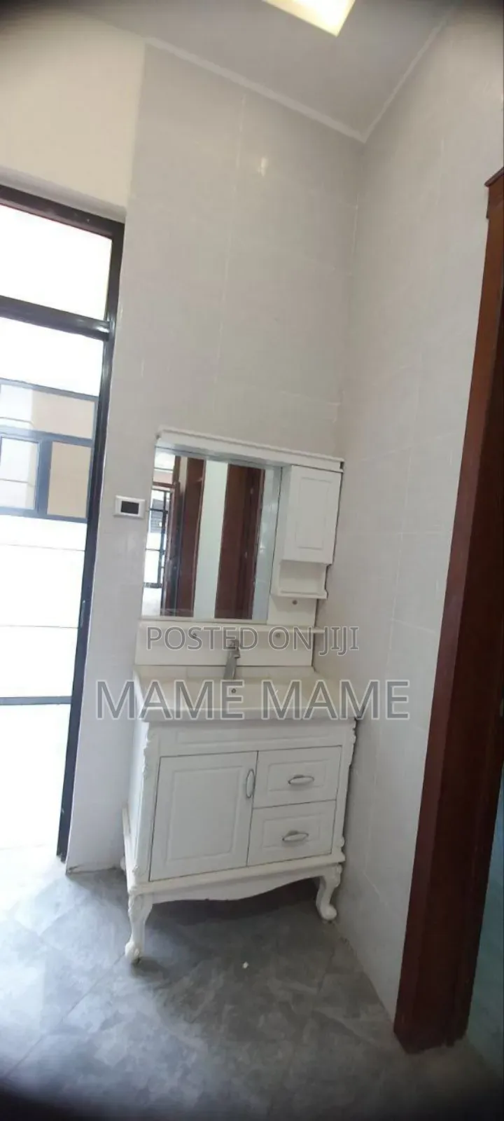 5bdrm Villa in Addis Abeba, Bole for sale