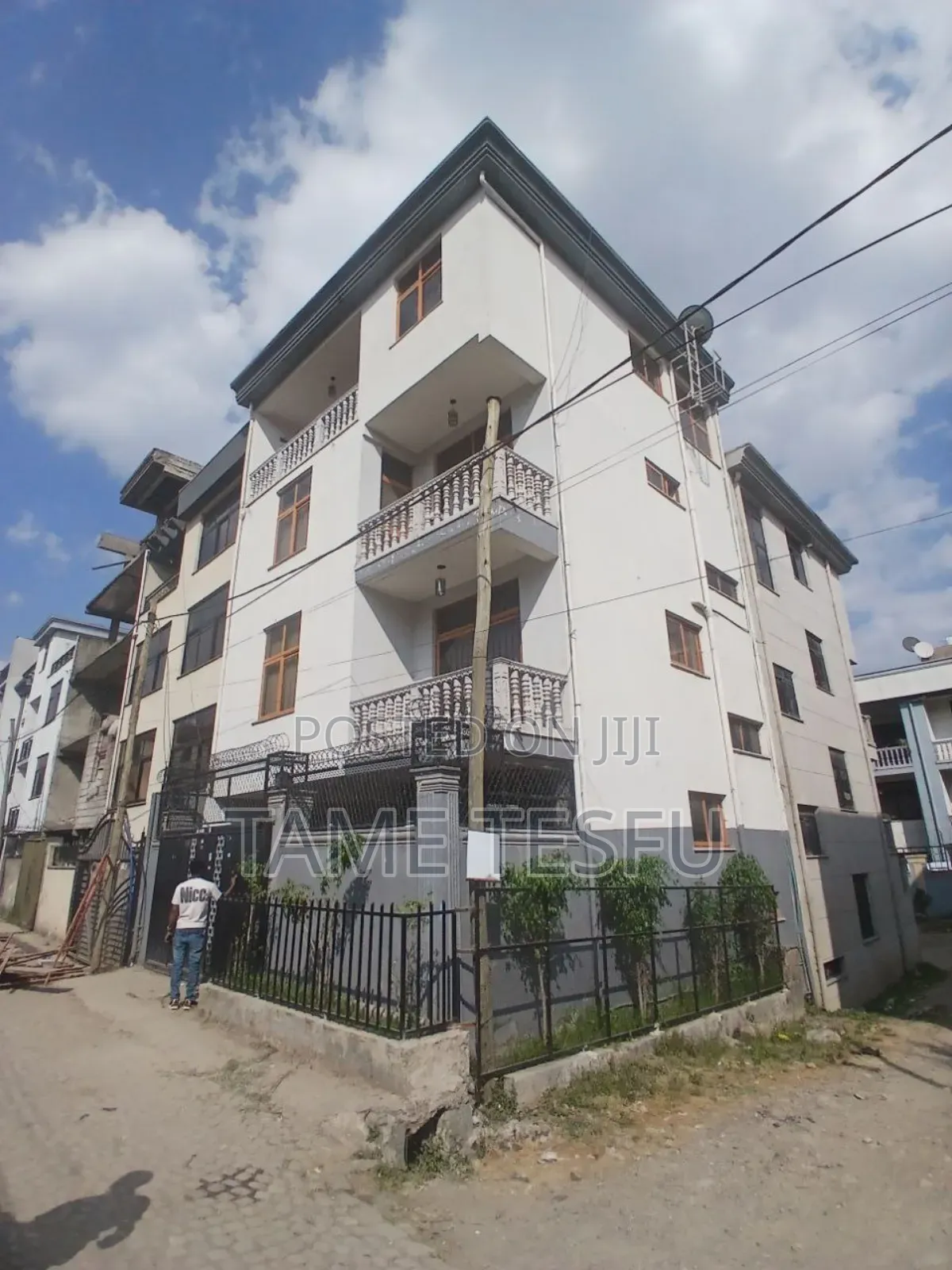 Furnished 6bdrm House in ኃይሌ ጋርመንት, Nifas Silk-Lafto for sale