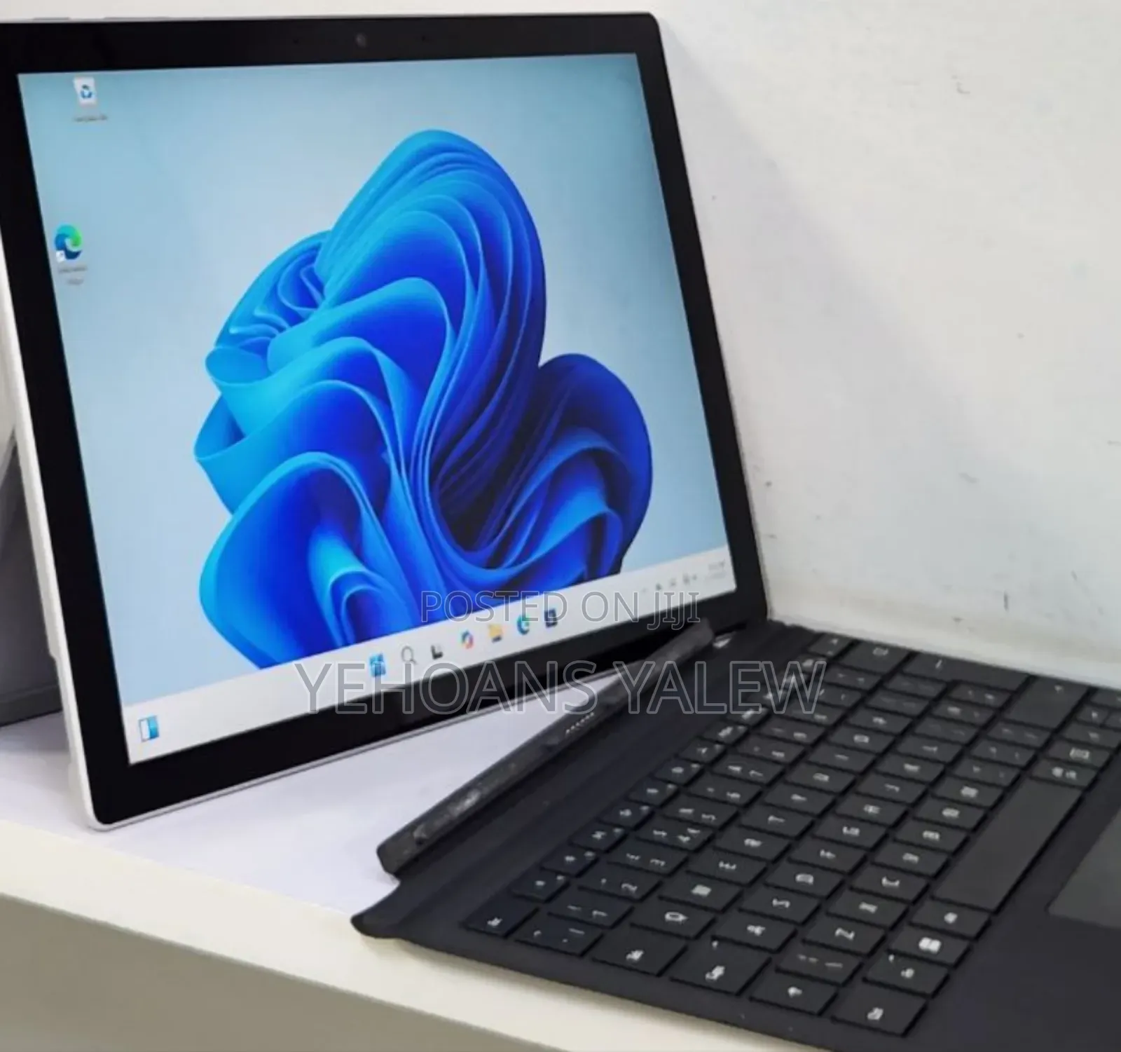 New Laptop Microsoft Surface Pro 7+ 16GB Intel Core I5 SSD 256GB