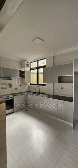 5bdrm Villa in Addis Abeba, Bole for sale