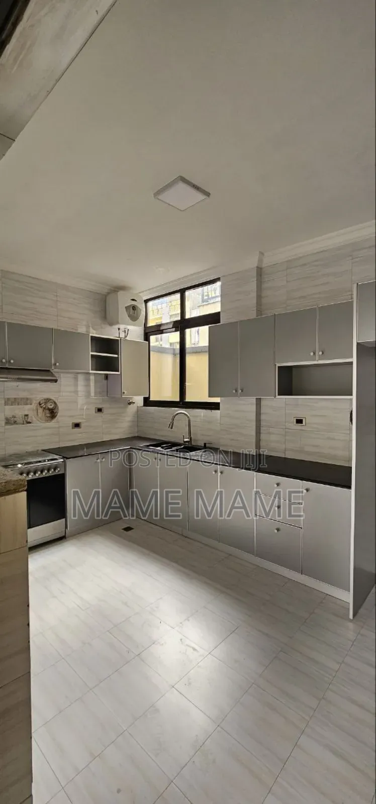 5bdrm Villa in Addis Abeba, Bole for sale
