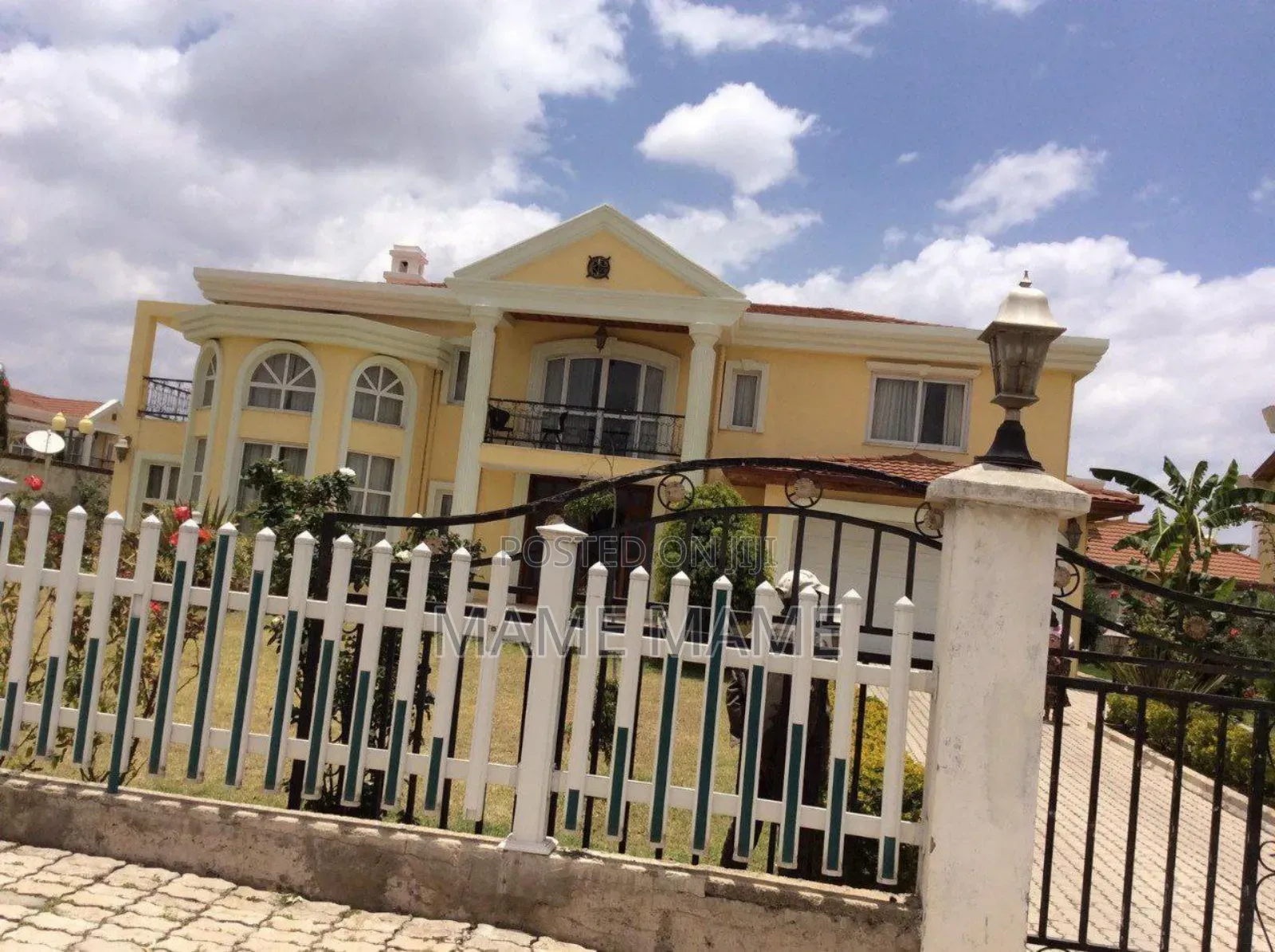 4bdrm House in Ccd Real Esteat, Bole for sale