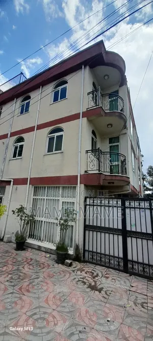 5bdrm House in Addis Abeba, Bole for sale