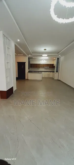 7bdrm House in Addis Abeba, Bole for sale