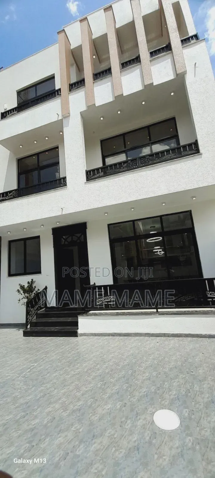 7bdrm House in Addis Abeba, Bole for sale