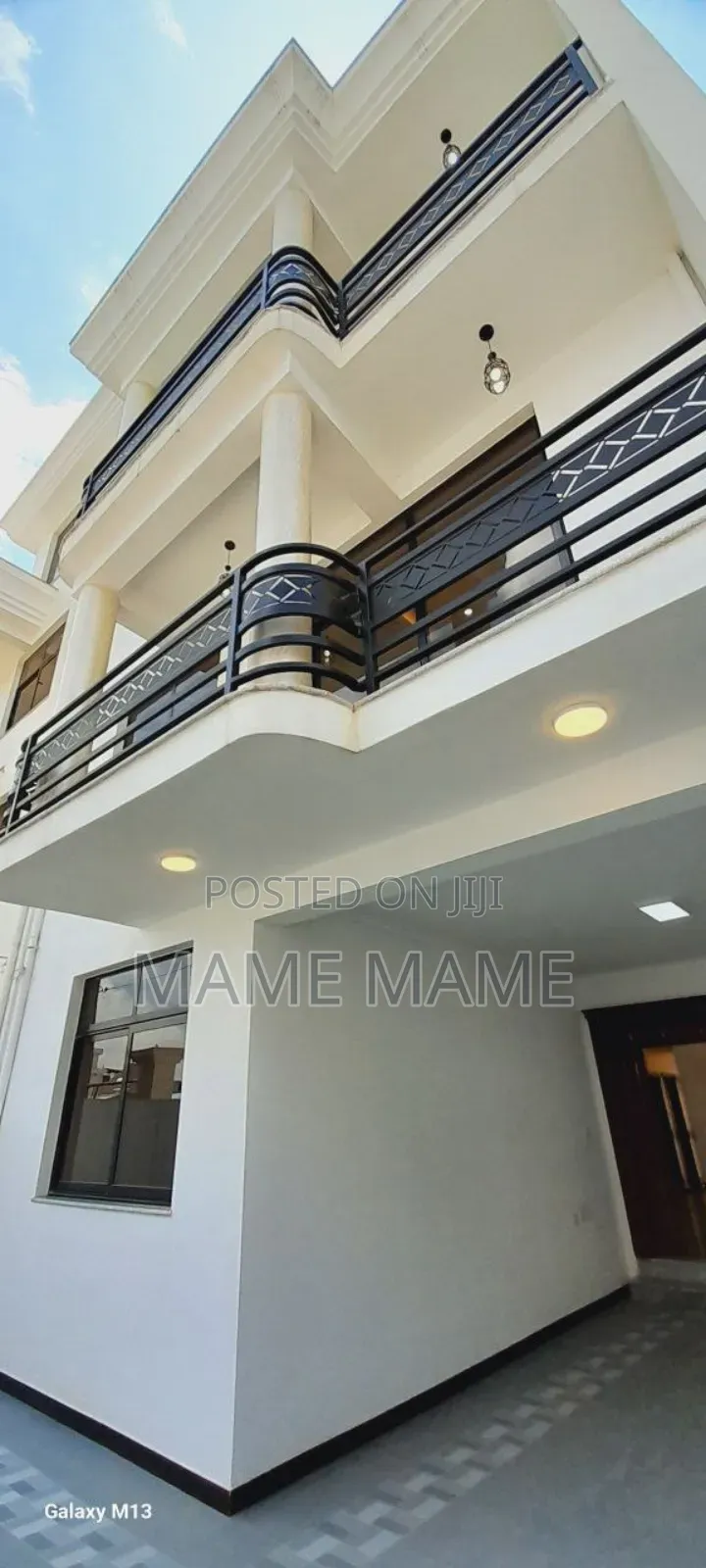 7bdrm House in Addis Abeba, Bole for sale