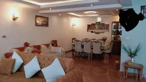 5bdrm House in Addis Abeba, Bole for sale