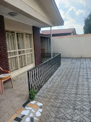 4bdrm House in Addis Abeba, Bole for sale