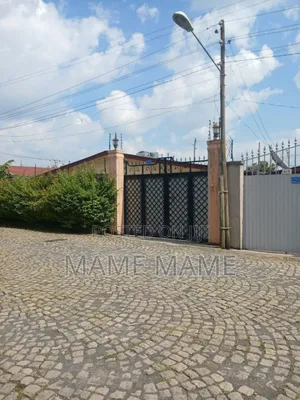 4bdrm House in Addis Abeba, Bole for sale