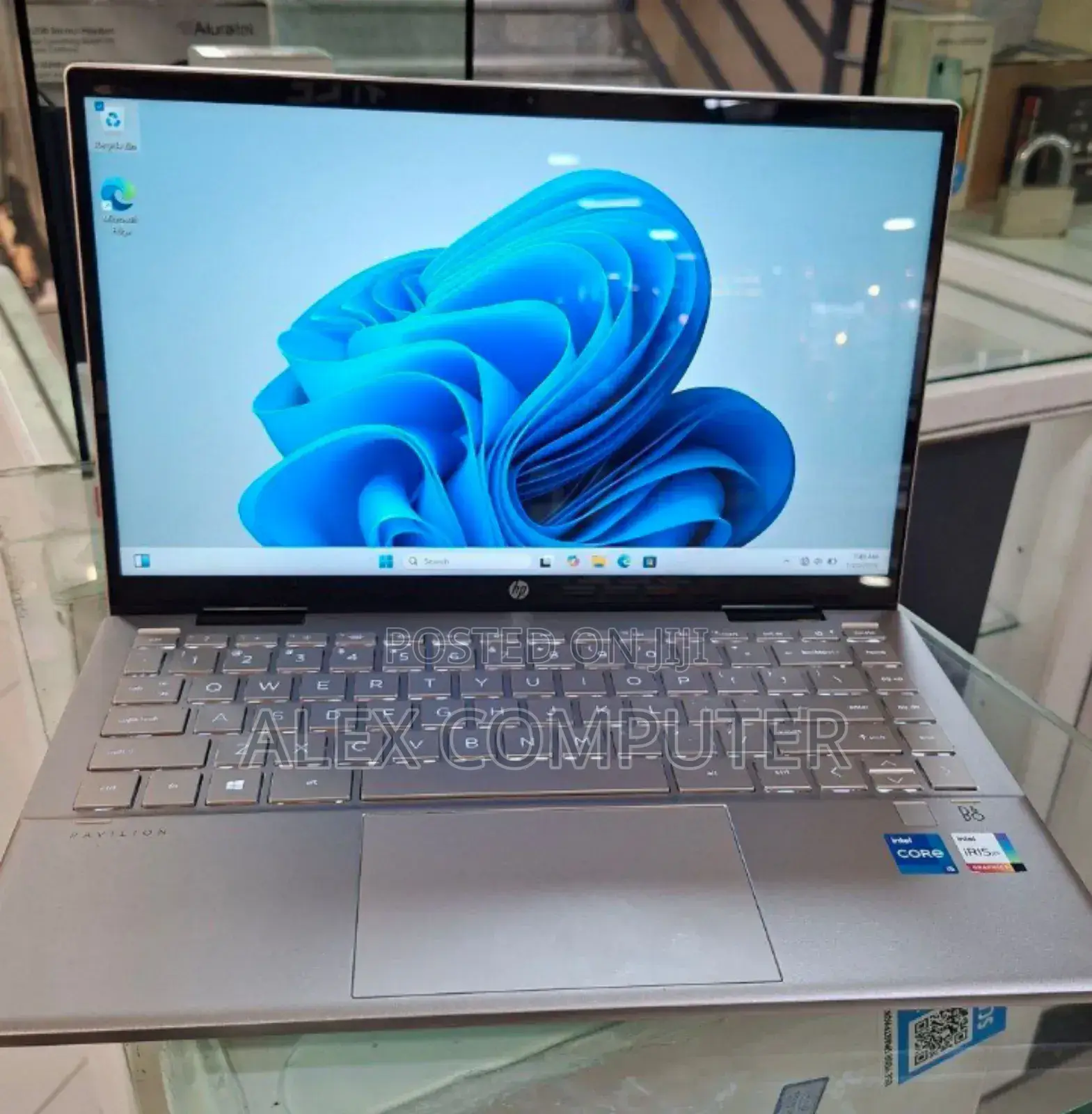 New Laptop HP Pavilion 14 x360 2-in-1 8GB Intel Core i5 SSD 512GB