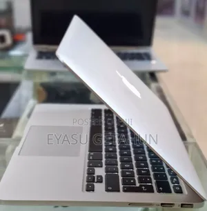 New Laptop Apple MacBook Pro 2014 8GB Intel Core I7 SSD 256GB
