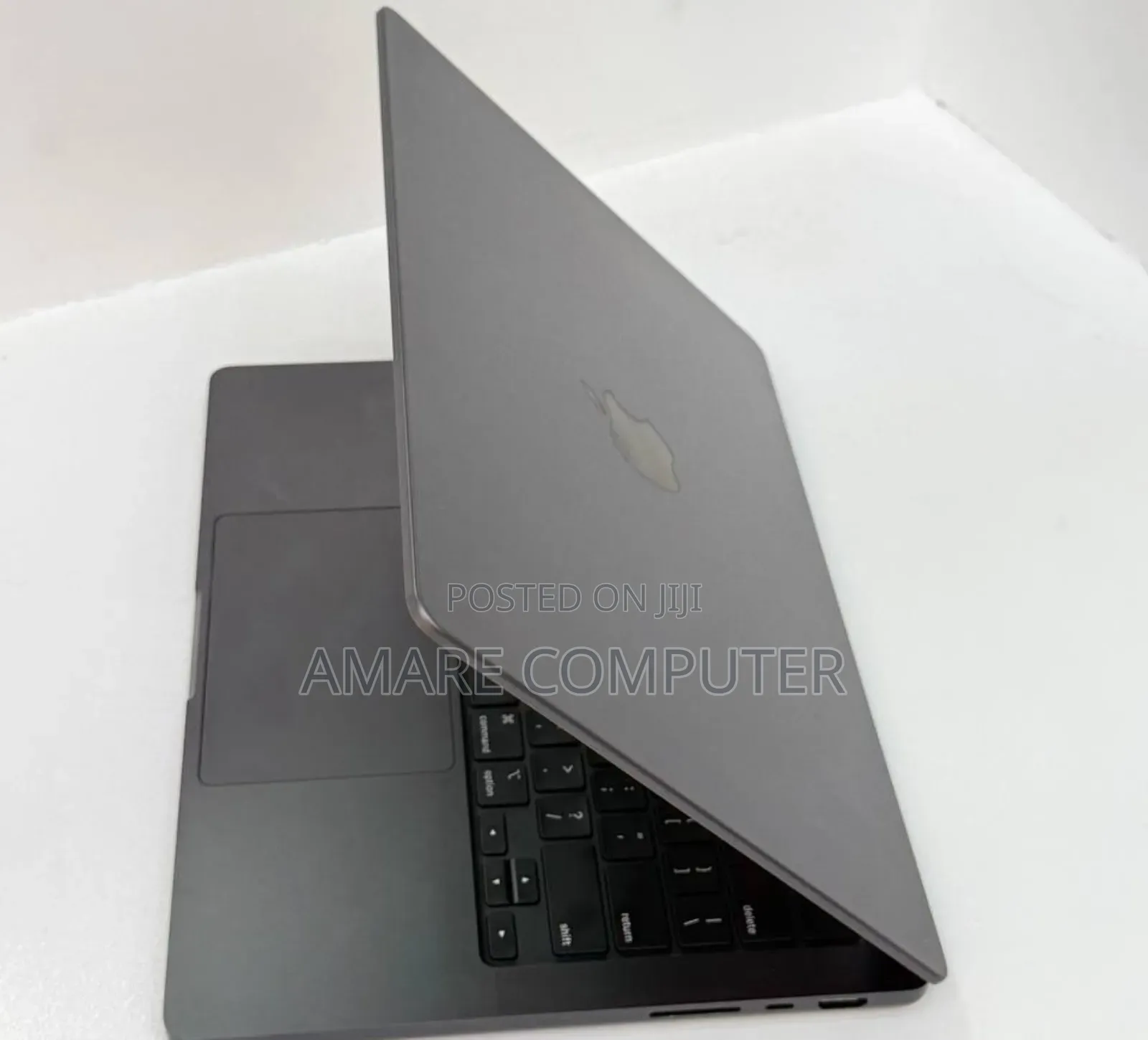 New Apple MacBook Pro 2023 M3 14-Inch 18GB Apple M3 Pro SSD 512GB