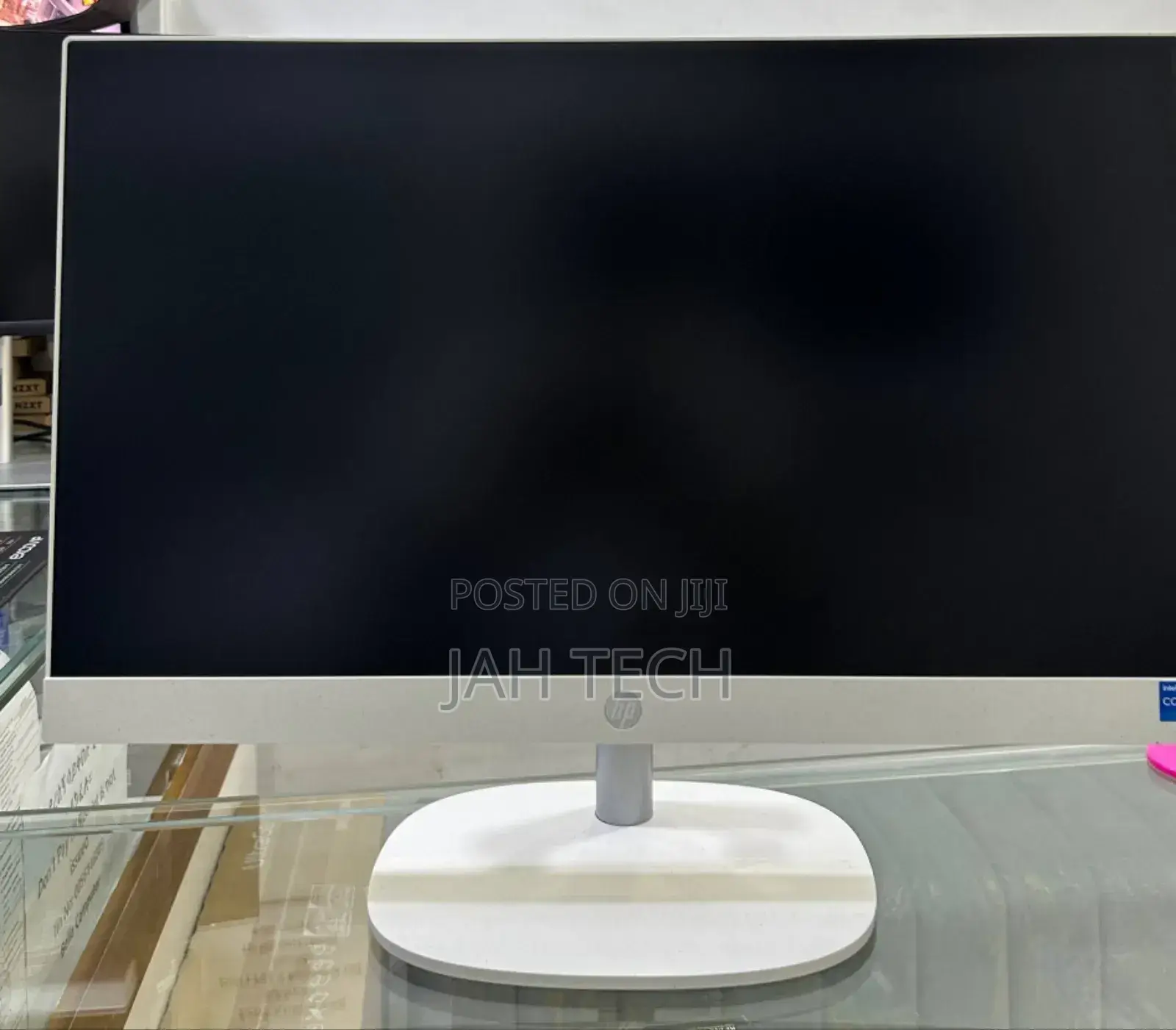 New HP 200 G4 22 All-in-One 8GB Intel Core I5 SSD 512GB