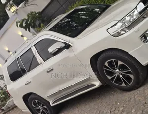 Toyota Land Cruiser 2020 Ivory