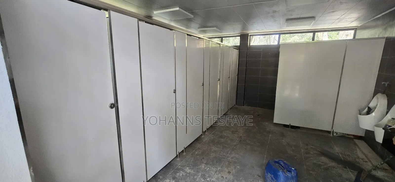 Cubicle Toilet Partition / HPL