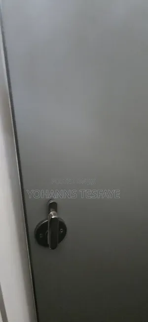 Cubicle Toilet Partition / HPL