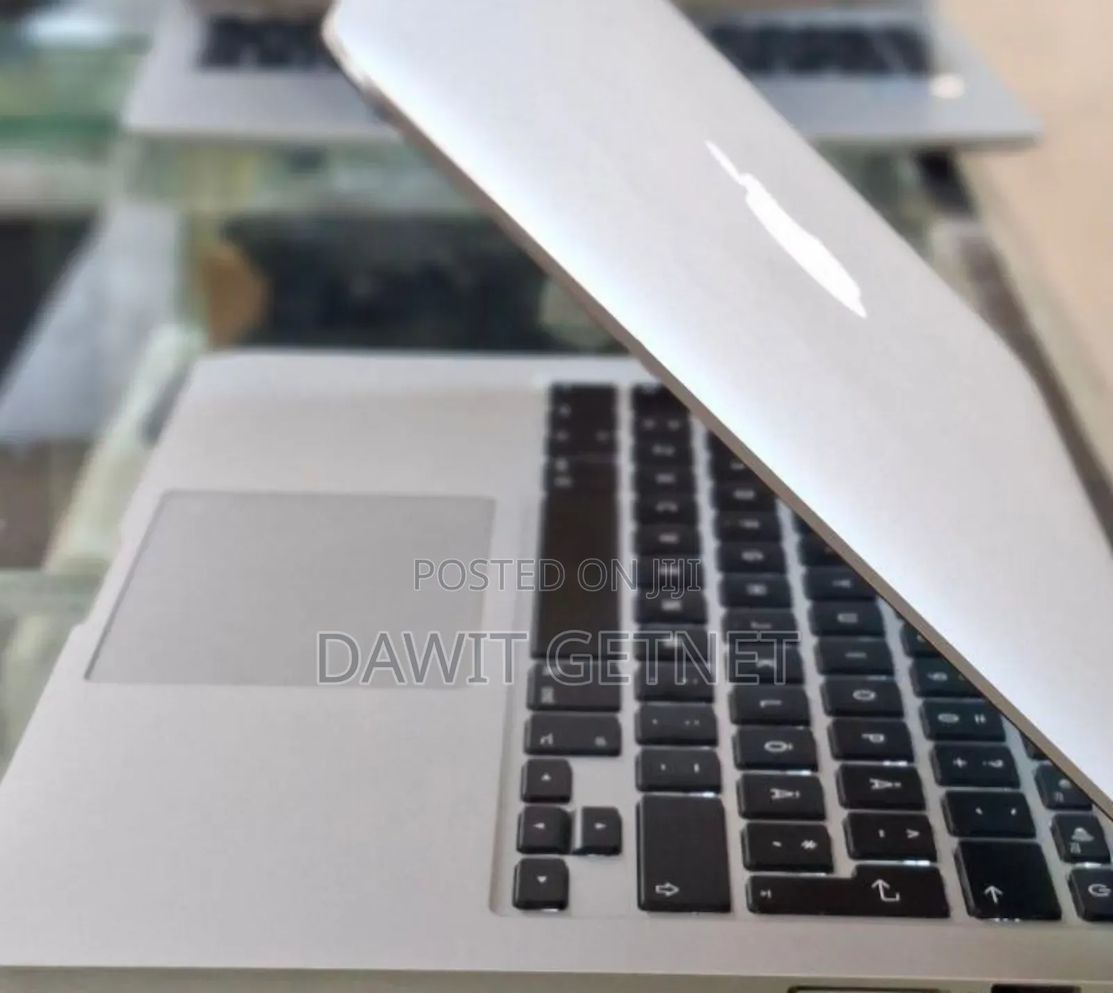 New Apple MacBook Pro 2024 M3 14-Inch 8GB Intel Core I7 SSD 256GB