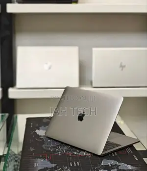 New Laptop Apple MacBook Pro 2016 16GB Intel Core I7 SSD 256GB