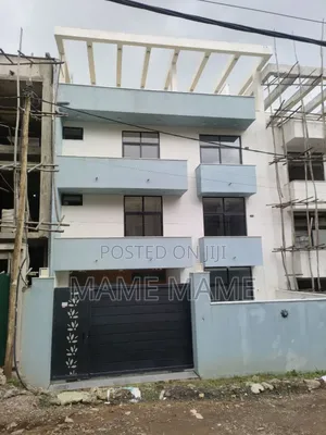7bdrm House in Addis Abeba, Bole for sale