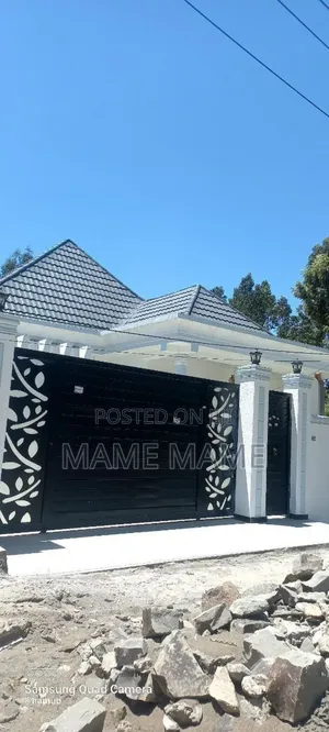 5bdrm Villa in Addis Abeba, Bole for sale