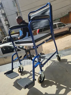 Commode ባለ ፖፖ ዊልቸር Commode老公toilet Wheelchair老師commode Wheelchair New