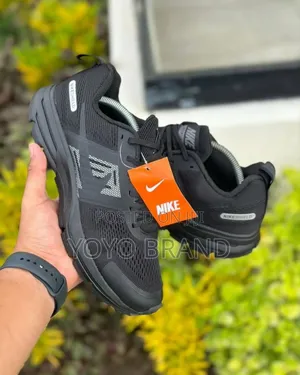 Nike Shild Fashion Sneaker