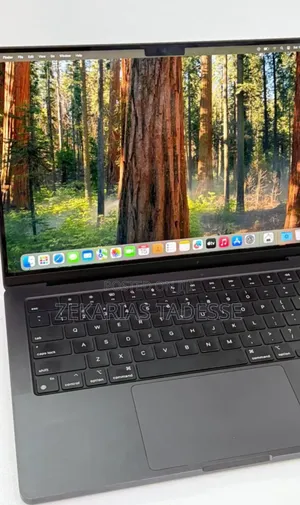 New Apple MacBook Pro 2024 M4 14-Inch 8GB Intel Core I7 SSD 512GB