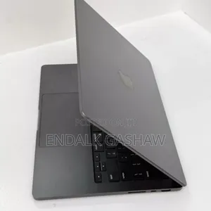 New Laptop Apple MacBook Pro 2024 M4 14-Inch 16GB Apple M4 SSD 512GB