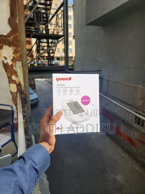 Digital Blood Pressuer Monitor鳵了brand New Digital Blood Pressuer Monit