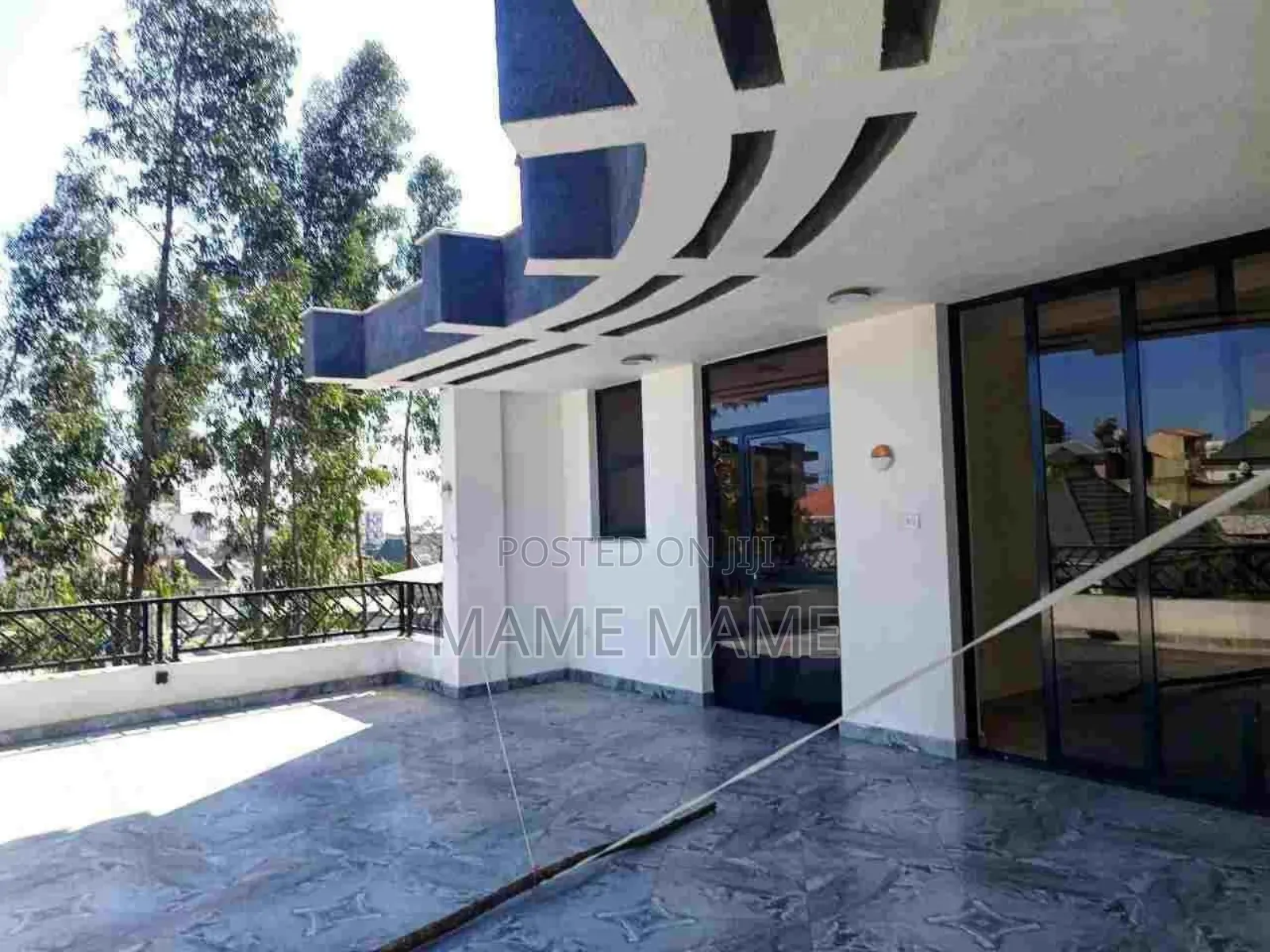 5bdrm House in Addis Abeba, Bole for sale