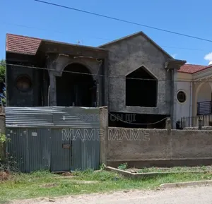 5bdrm House in Addis Abeba, Bole for sale