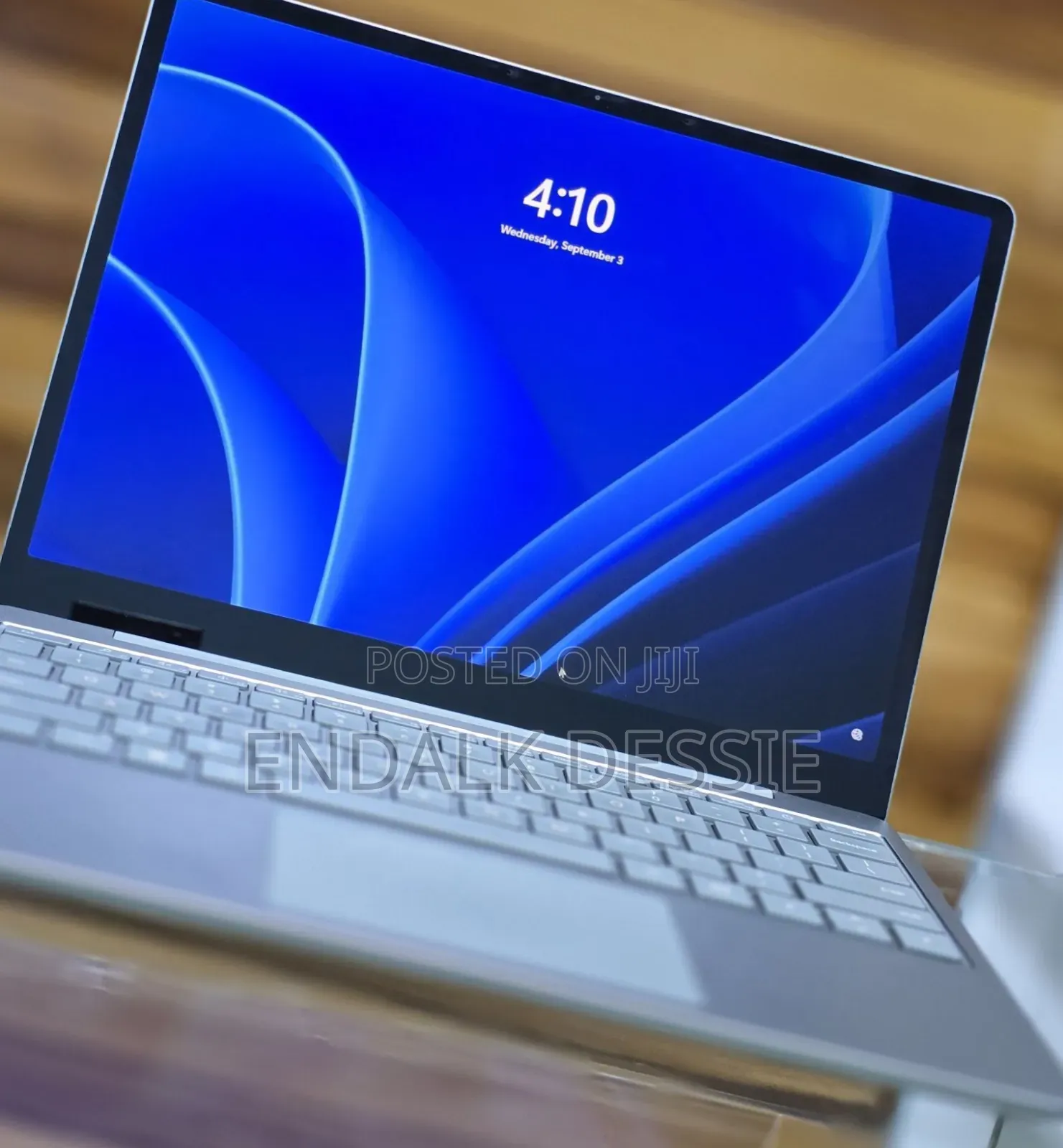 New Laptop Microsoft Surface 8GB Intel Core I5 SSD 256GB
