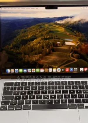 New Laptop Apple MacBook Air 2022 M2 8GB Intel Core M2 SSD 256GB