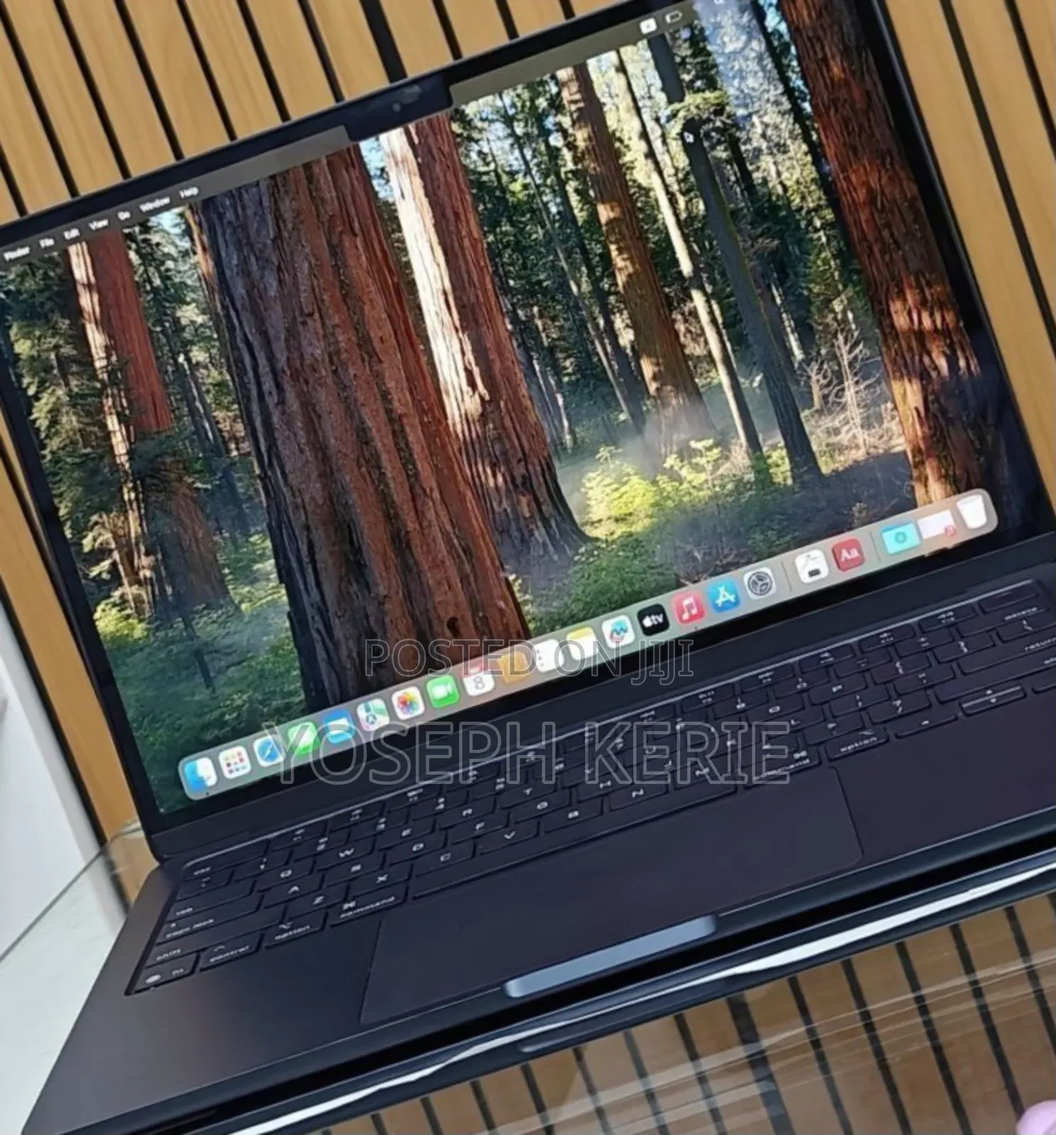 New Laptop Apple MacBook Air 2025 M4 13-Inch 16GB Apple M4 SSD 256GB