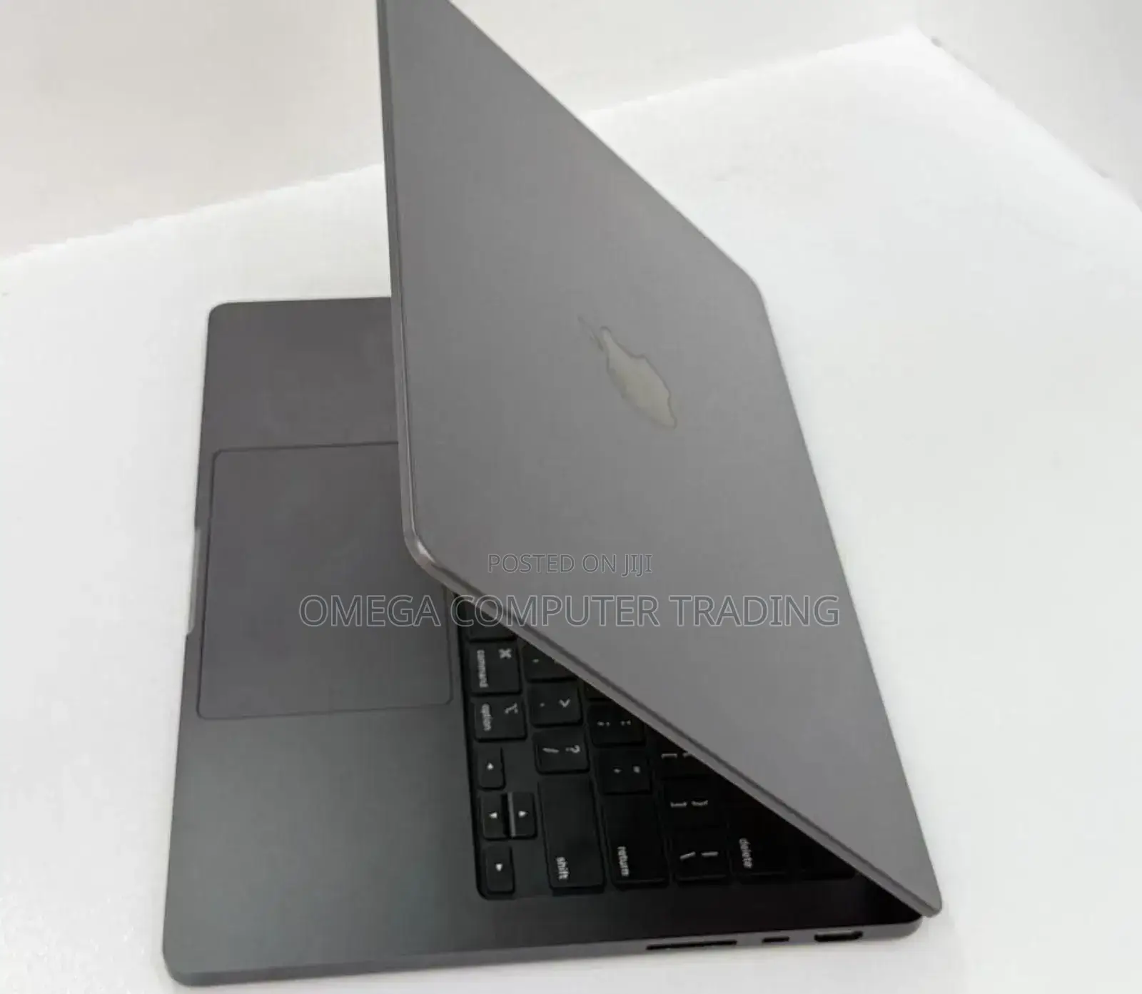 New Laptop Apple MacBook Pro 2024 M4 14-inch 16GB Apple M4 SSD 512GB