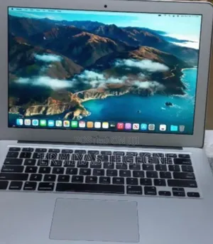 New Laptop Apple MacBook Pro M1 4GB Intel Core I5 SSD 256GB