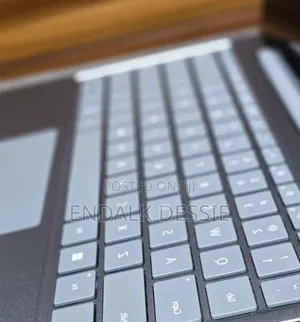 New Laptop Microsoft Surface 8GB Intel Core I5 SSD 256GB