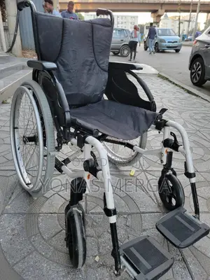 Used European Standards Wheelchair尹梯manual Wheelchair (Self Propelled)