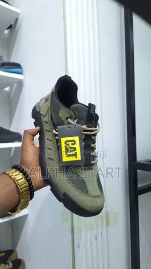  Caterpillar Sneakers 
 Made in Vietnam