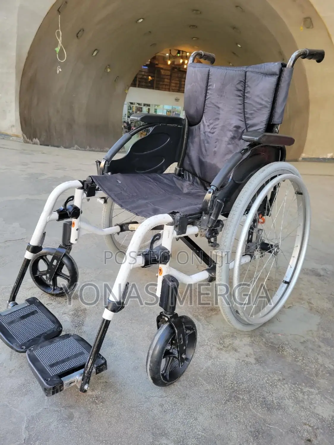 Manual (Self Propelled) Wheelchair, Specials, Therapy Travelling